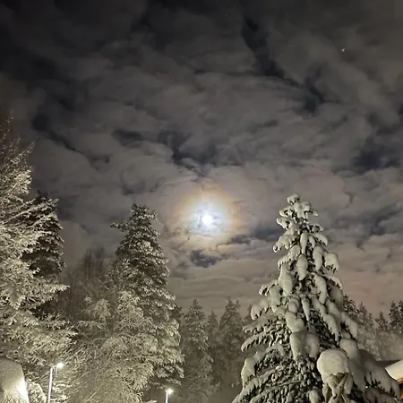 Вилла Three-bedroom With Sauna And Hot Tub *